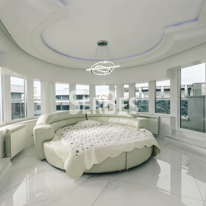 Višesoban stan za izdavanje, Socijalno, Novi Sad, 341m², 8.500 €/mes