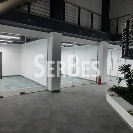 Lokal za izdavanje, Bulevar Oslobođenja, Novi Sad, 305m², 2.450 €/mes