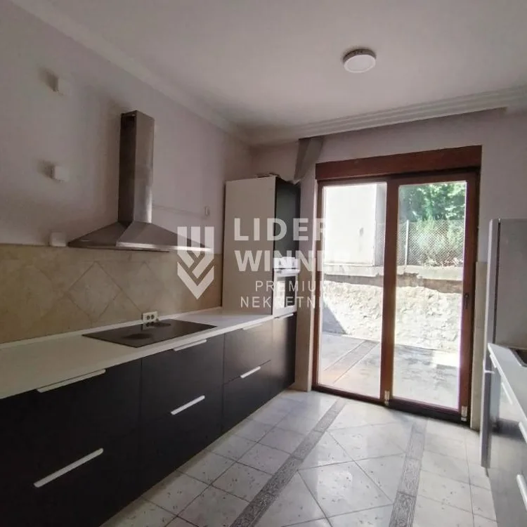 Kuća Izdavanje Beograd Lekino Brdo 500 m2