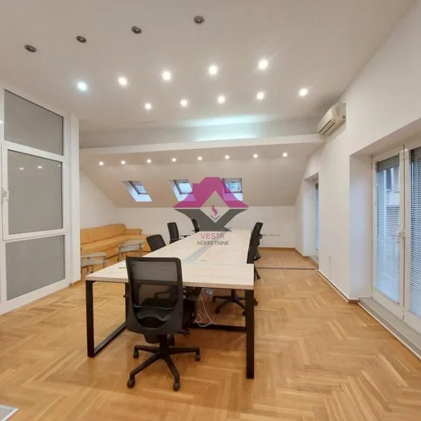 Kuća za izdavanje, Banovo Brdo, Beograd, 142m², 3.500 €/mes
