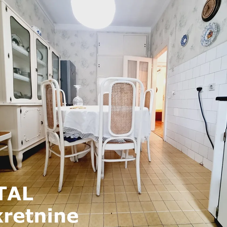 Dvoiposoban stan na prodaju, Centar, Novi Sad, 61m², 3. sprat, 200.000 €