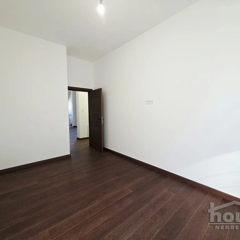 Četvorosoban stan na prodaju, Sremska Kamenica, Novi Sad, 140m², 1. sprat, 357.000 €