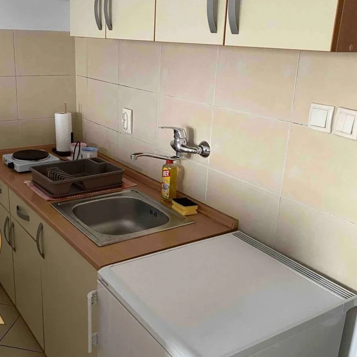 Stan Izdavanje Novi Sad  25 m2
