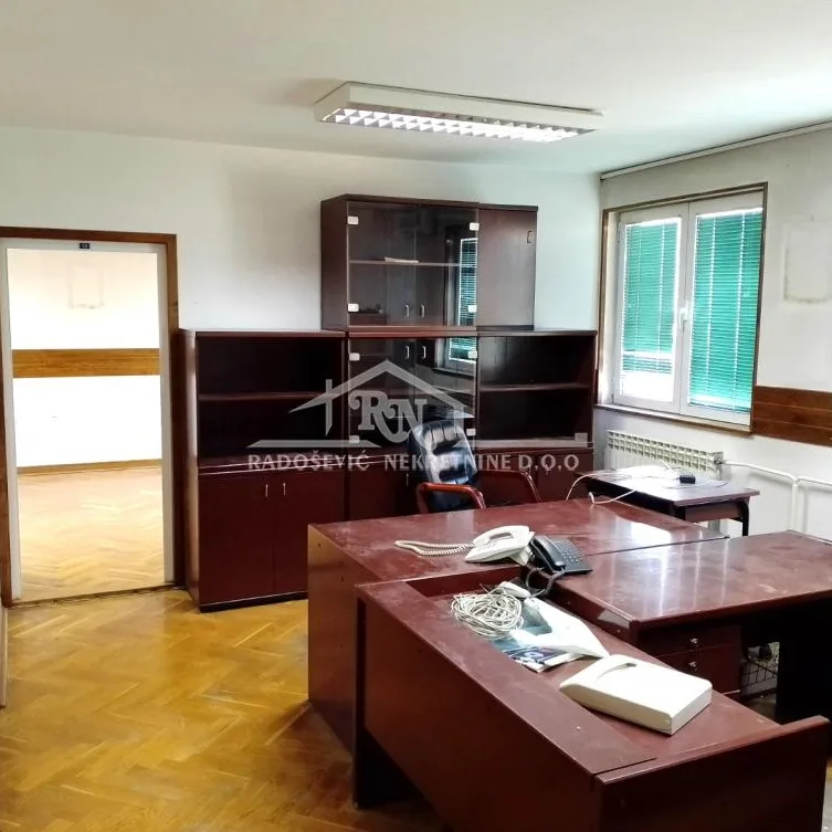 Lokal Izdavanje Pećinci  555 m2
