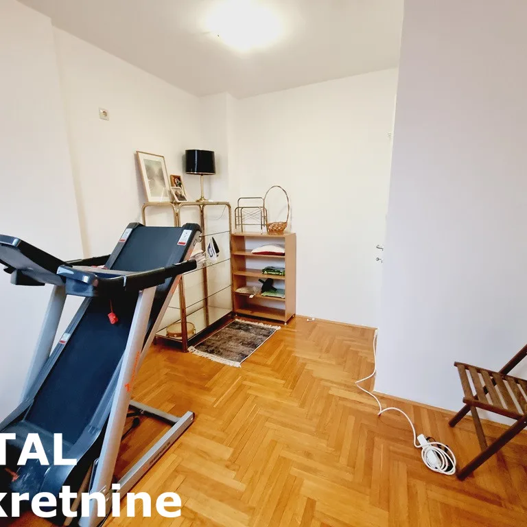 Troiposoban stan na prodaju, Socijalno, Novi Sad, 80m², 3. sprat, 236.900 €