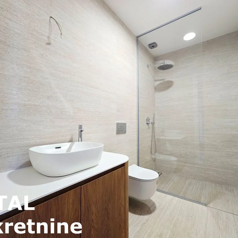 Četvorosoban stan na prodaju, Centar, Novi Sad, 107m², 5. sprat, 535.000 €