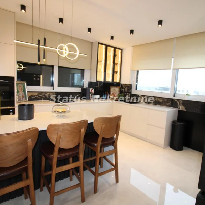 Višesoban stan za izdavanje, Telep, Novi Sad, 200m², 4.500 €/mes