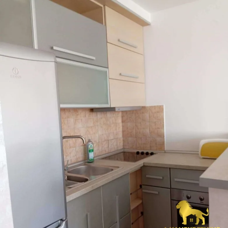 Stan Izdavanje Novi Sad  47 m2