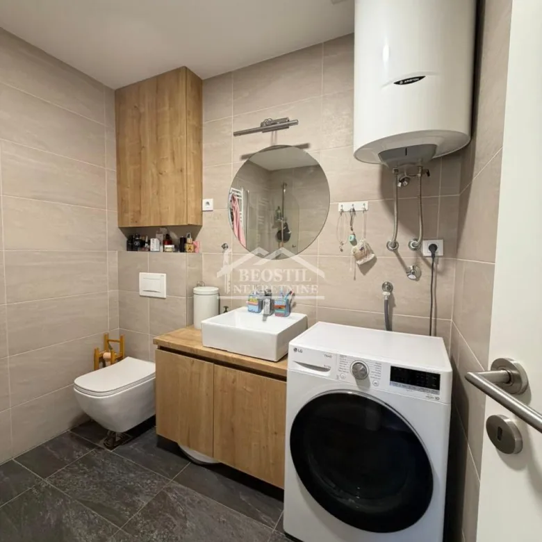 Dvoiposoban stan za izdavanje, Cvetkova Pijaca, Beograd, 62m², 950 €/mes