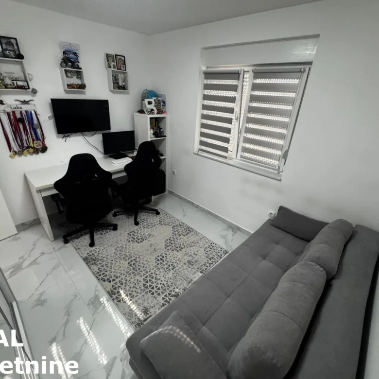 Dvoiposoban stan na prodaju, Lipov Gaj, Novi Sad, 57m², 155.000 €