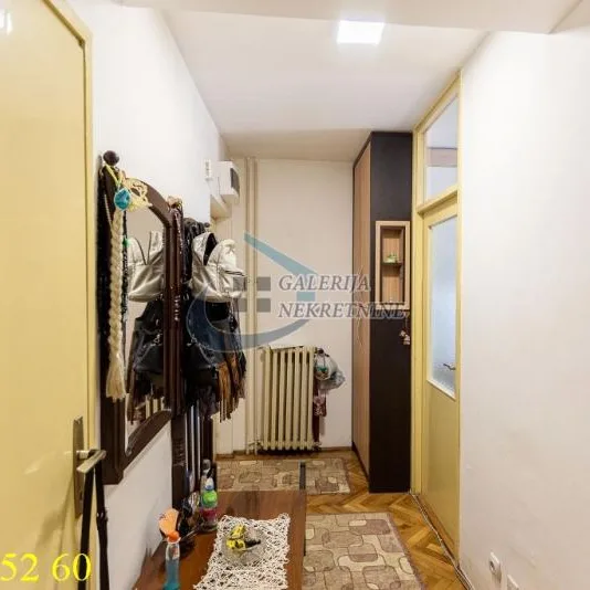 Trosoban stan na prodaju, Hala Pionir, Beograd, 77m², 306.000 €