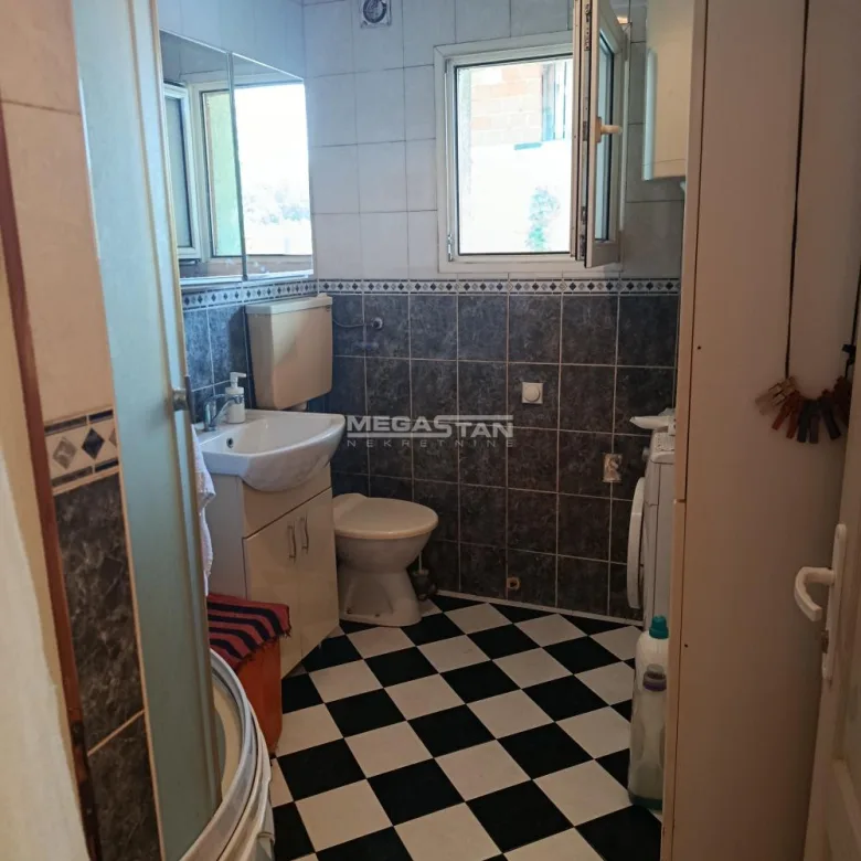 Kuća za izdavanje, Borča, Beograd, 83m², 500 €/mes