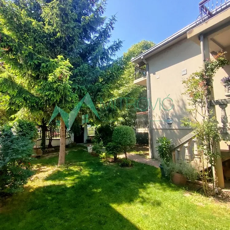 Kuća na prodaju, Stari Banovci, Stara Pazova, 260m², 360.500 €