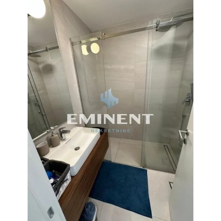 Trosoban stan za izdavanje, Blok 32, Beograd, 70m², 1.500 €/mes