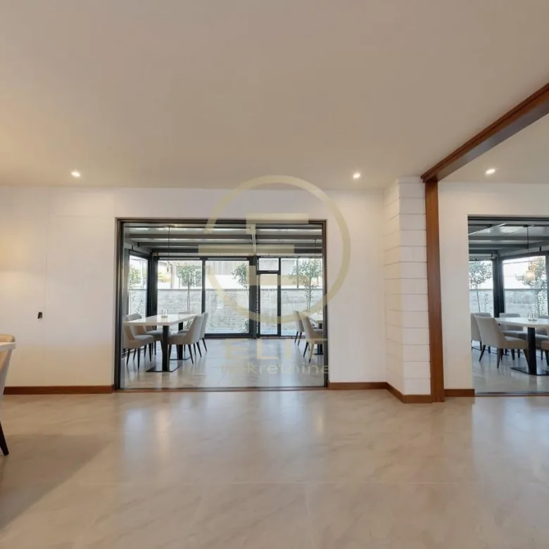 Lokal za izdavanje, Bulevar Patrijarha Pavla, Novi Sad, 314m², 3.000 €/mes