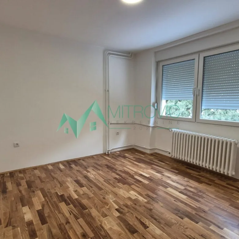 Četvorosoban stan na prodaju, Banatić, Novi Sad, 95m², 277.070 €