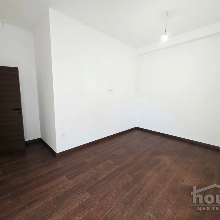 Četvorosoban stan na prodaju, Sremska Kamenica, Novi Sad, 125m², 1. sprat, 306.250 €