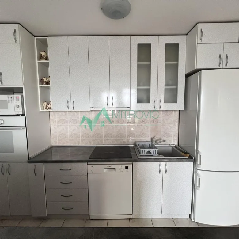 Troiposoban stan na prodaju, Bulevar Oslobođenja, Novi Sad, 101m², 288.400 €