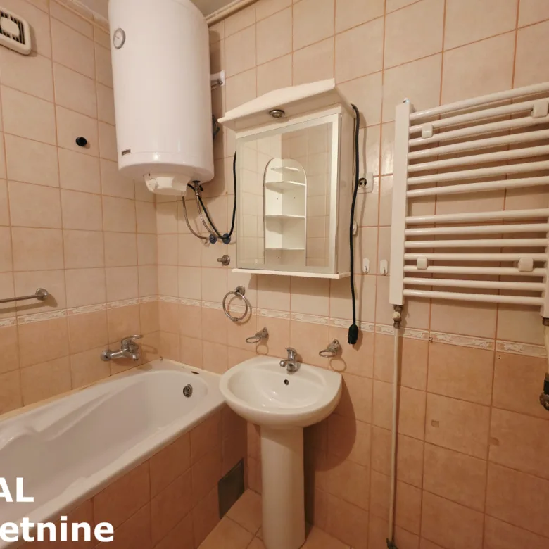 Trosoban stan na prodaju, Bistrica, Novi Sad, 69m², 3. sprat, 175.000 €