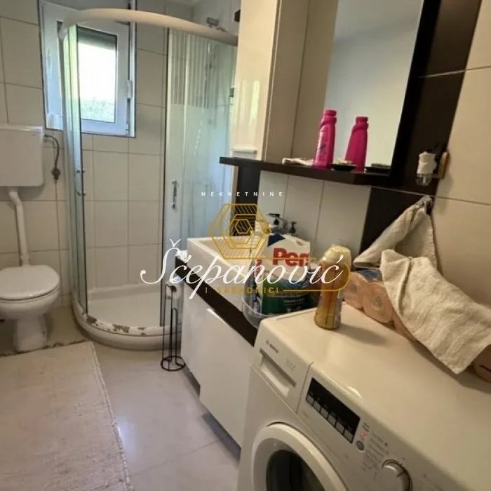 Kuća za izdavanje, Čardak, Novi Sad, 223m², 1.100 €/mes