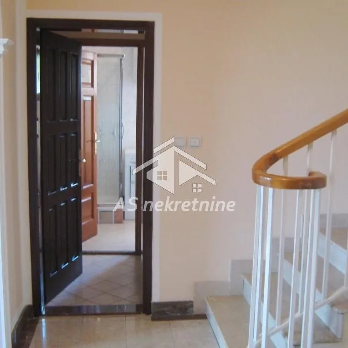 Petosoban stan za izdavanje, Dedinje, Beograd, 200m², 2.000 €/mes