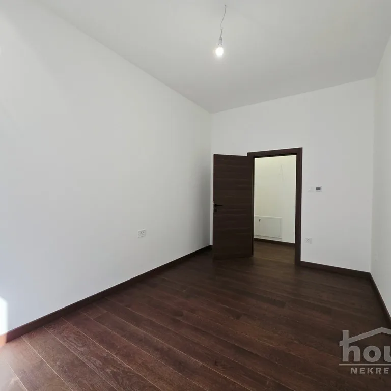 Četvorosoban stan na prodaju, Sremska Kamenica, Novi Sad, 140m², 1. sprat, 357.000 €