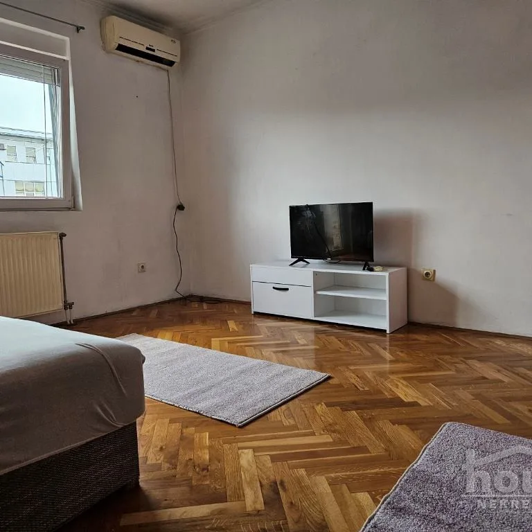 Jednoiposoban stan na prodaju, Grbavica, Novi Sad, 53m², 140.400 €