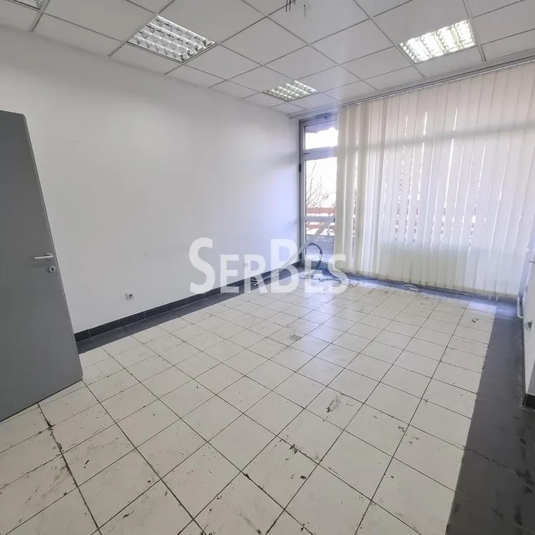 Lokal za izdavanje, Bulevar Oslobođenja, Novi Sad, 400m², 4.500 €/mes