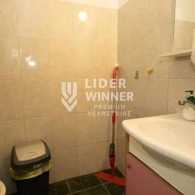 Lokal za izdavanje, Hotel YU, Beograd, 76m², 1.600 €/mes