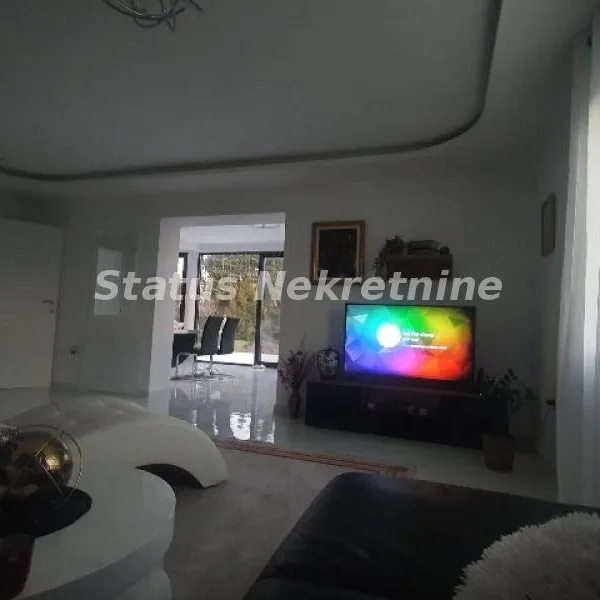 Kuća Prodaja Irig  360 m2