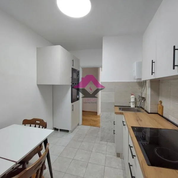 Stan Izdavanje Beograd Poštanska Štedionica 68 m2