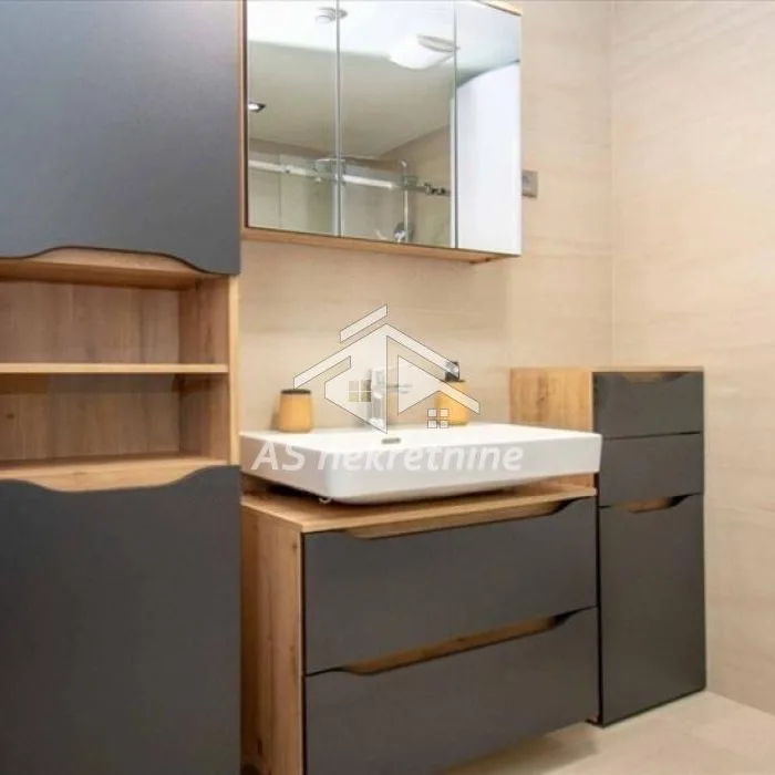Stan Izdavanje Beograd Blok 65 56 m2