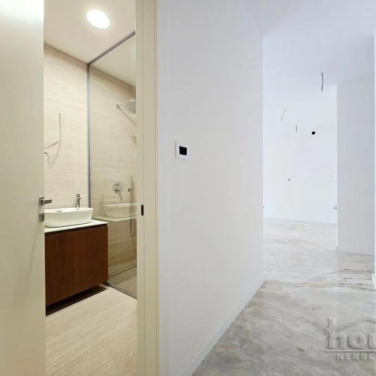Lokal Izdavanje Novi Sad  112 m2