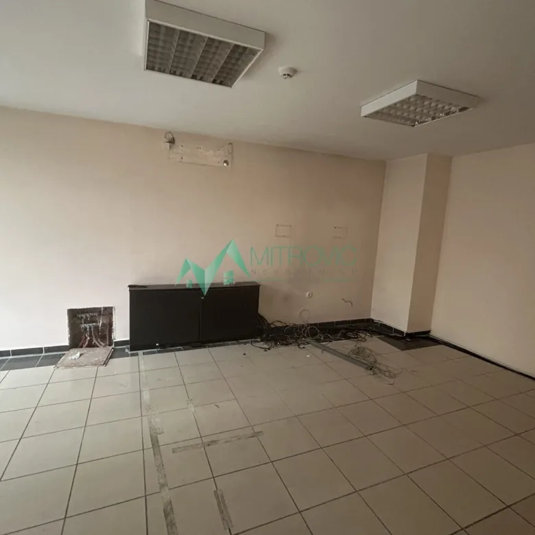 Lokal Prodaja Novi Sad  522 m2