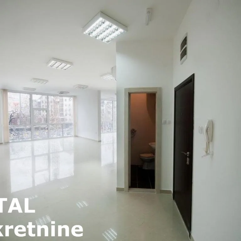 Lokal za izdavanje, Bulevar Oslobođenja, Novi Sad, 111m², 1.200 €/mes