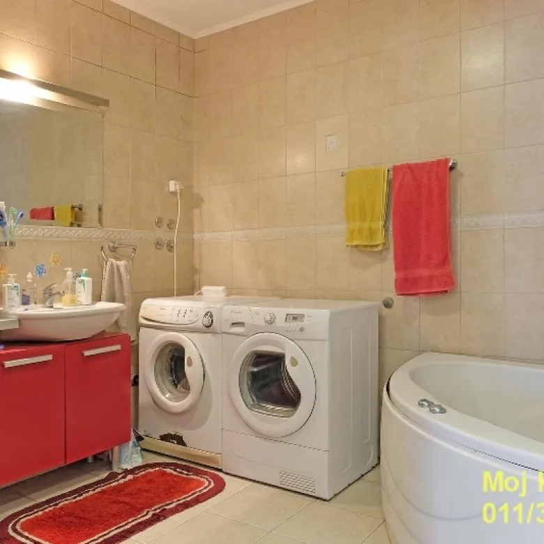 Četvorosoban stan na prodaju, Dedinje, Beograd, 142m², 1. sprat, 380.000 €