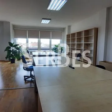 Lokal Izdavanje Novi Sad  210 m2