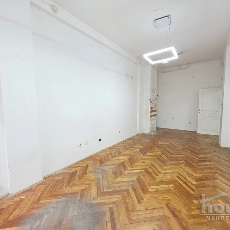 Lokal za izdavanje, Bulevar Oslobođenja, Novi Sad, 140m², 2.100 €/mes