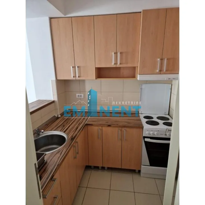 Stan Izdavanje Beograd Blok 72 42 m2