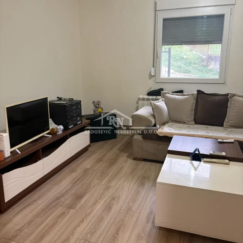 Kuća na prodaju, Lipovica, Beograd, 215m², 132.000 €