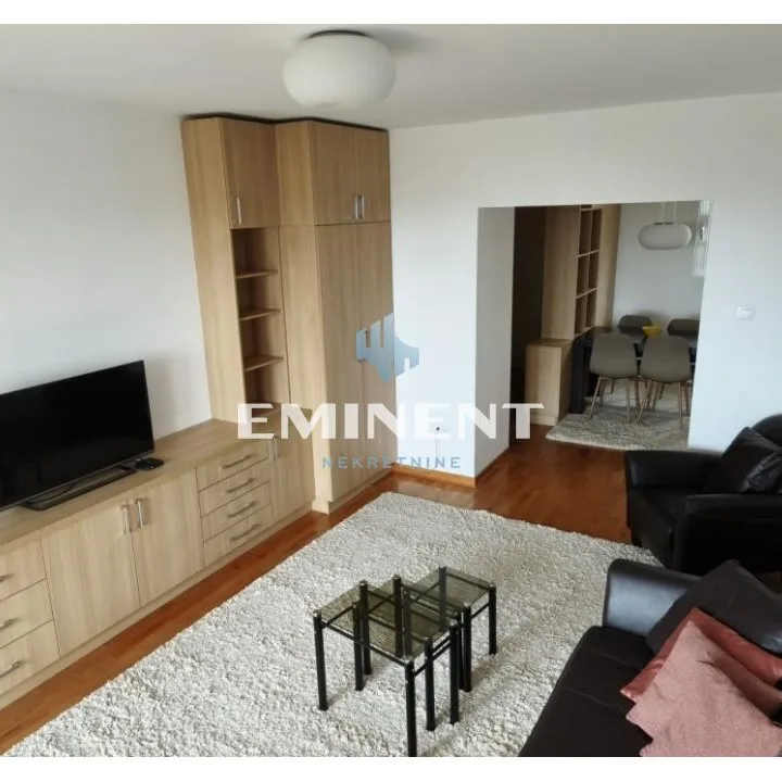 Stan Izdavanje Beograd Blok 70a 72 m2