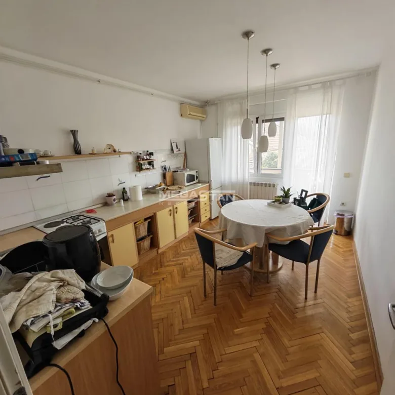 Kuća na prodaju, Margita, Pančevo, 240m², 320.000 €