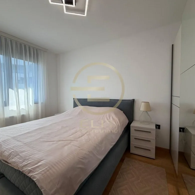 Trosoban stan za izdavanje, Sajmište, Novi Sad, 72m², 5. sprat, 1.300 €/mes