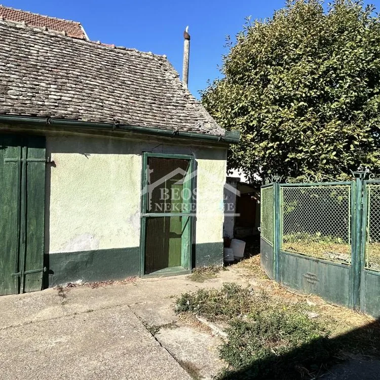 Kuća na prodaju, Centar, Stara Pazova, 214m², 195.000 €
