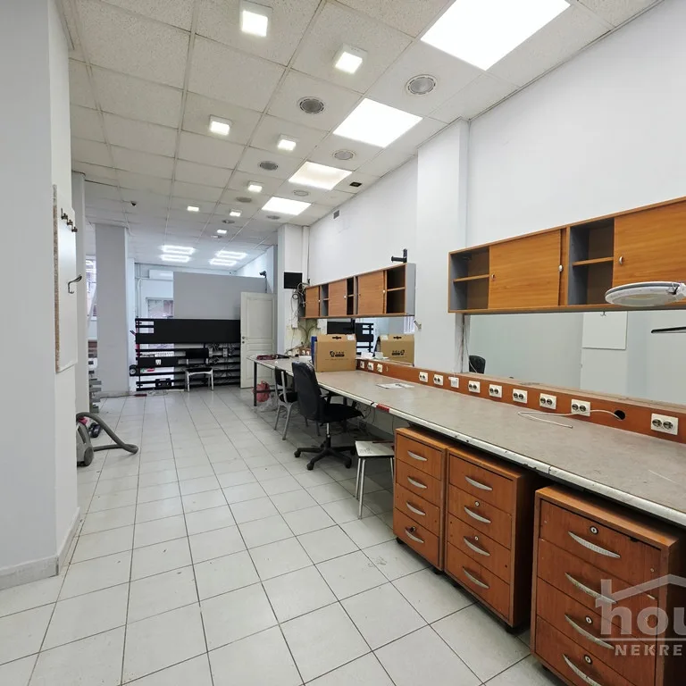 Lokal Izdavanje Novi Sad  140 m2