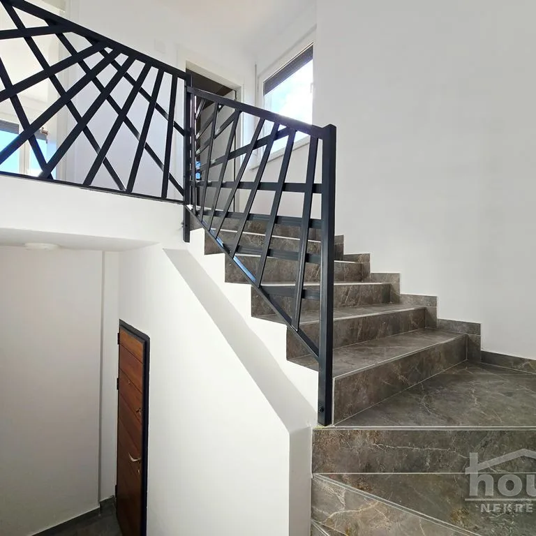 Četvorosoban stan na prodaju, Telep, Novi Sad, 110m², 270.000 €