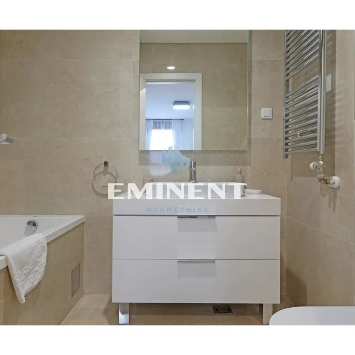 Trosoban stan za izdavanje, Centar, Beograd, 89m², 2.500 €/mes