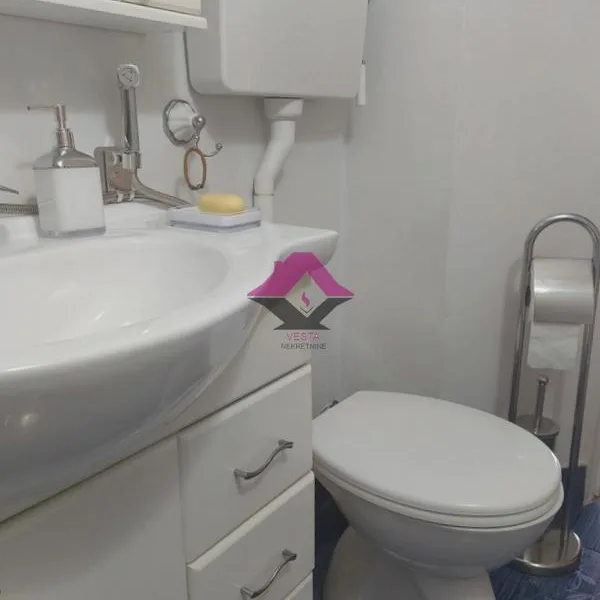 Trosoban stan na prodaju, 13. Maj, Beograd, 77m², 127.000 €