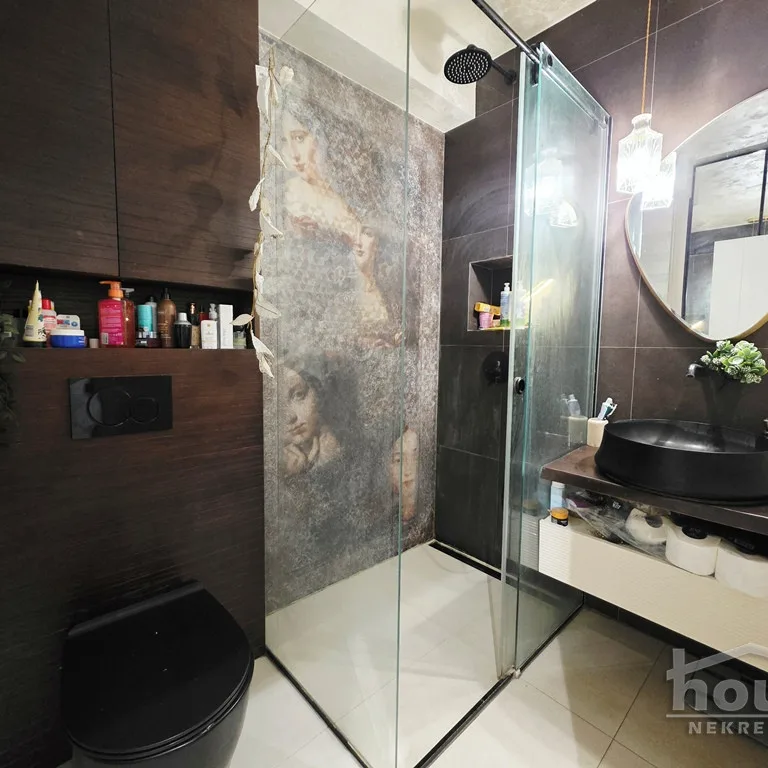 Trosoban stan na prodaju, Centar, Novi Sad, 70m², 2. sprat, 260.000 €