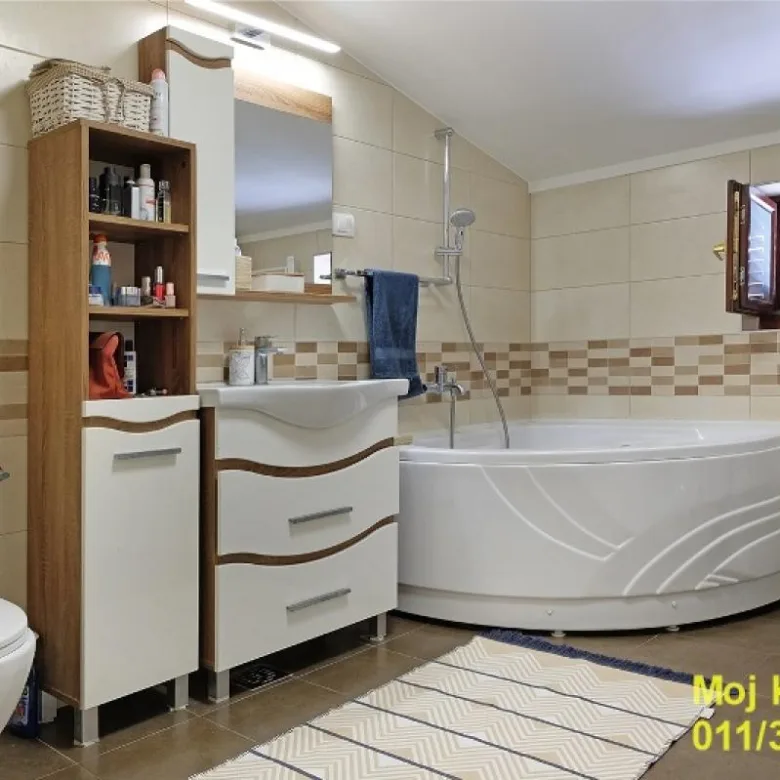 Četvorosoban stan na prodaju, Zemun Polje, Beograd, 100m², 169.000 €